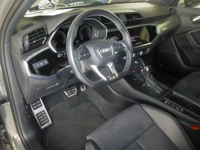 Audi Q3 35 TFSI S-Line