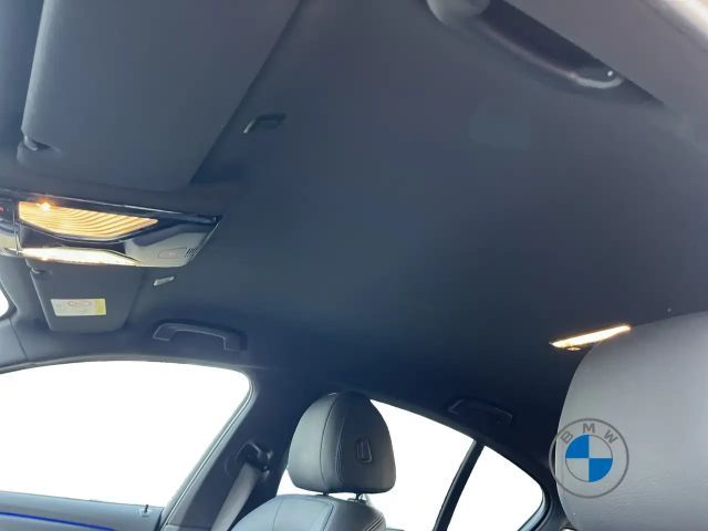 BMW 520 520d M-Sport Sedan