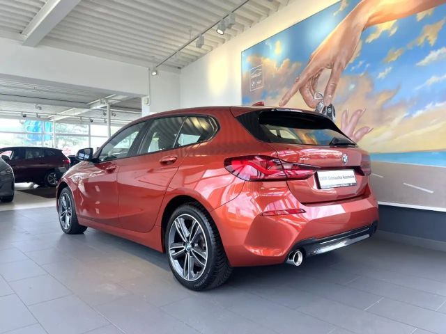 BMW 118 118i Sedan Sport Line