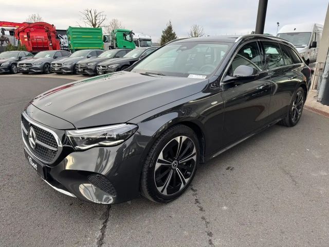 Mercedes-Benz E 300 AVANTGARDE E 300 de