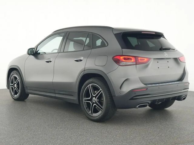 Mercedes-Benz GLA 200 AMG Line
