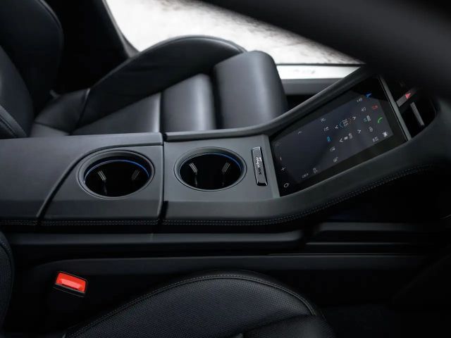 Porsche Taycan 4 Cross Turismo