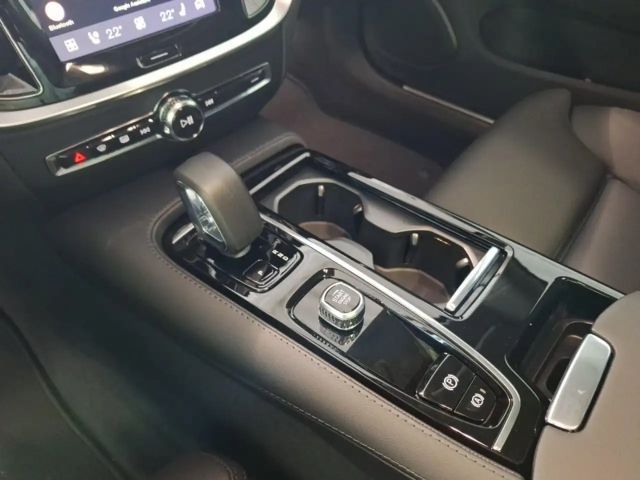 Volvo V60 AWD Dark Plus T6