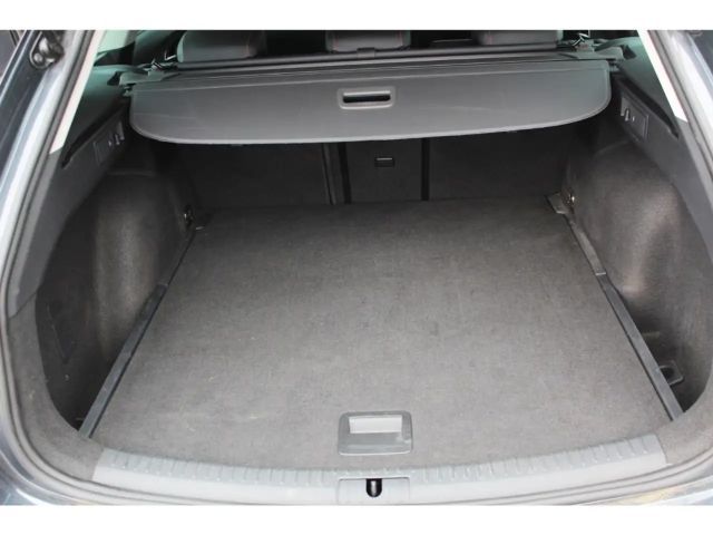 Seat Leon 2.0 TDI DSG FR-lijn Sportstourer