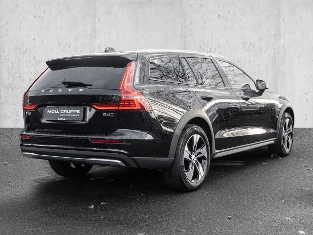 Volvo V60 Cross Country AWD Plus