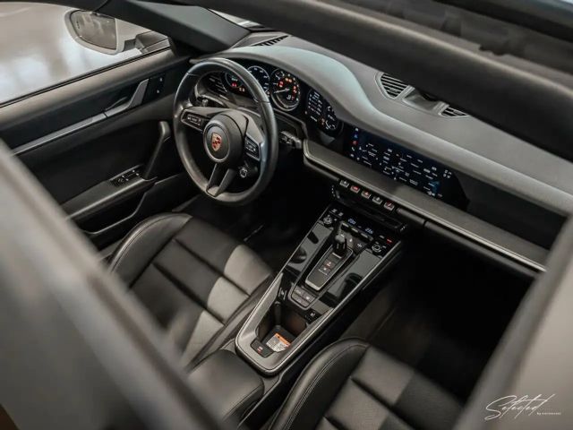 Porsche 911 4 Carrera Coupé