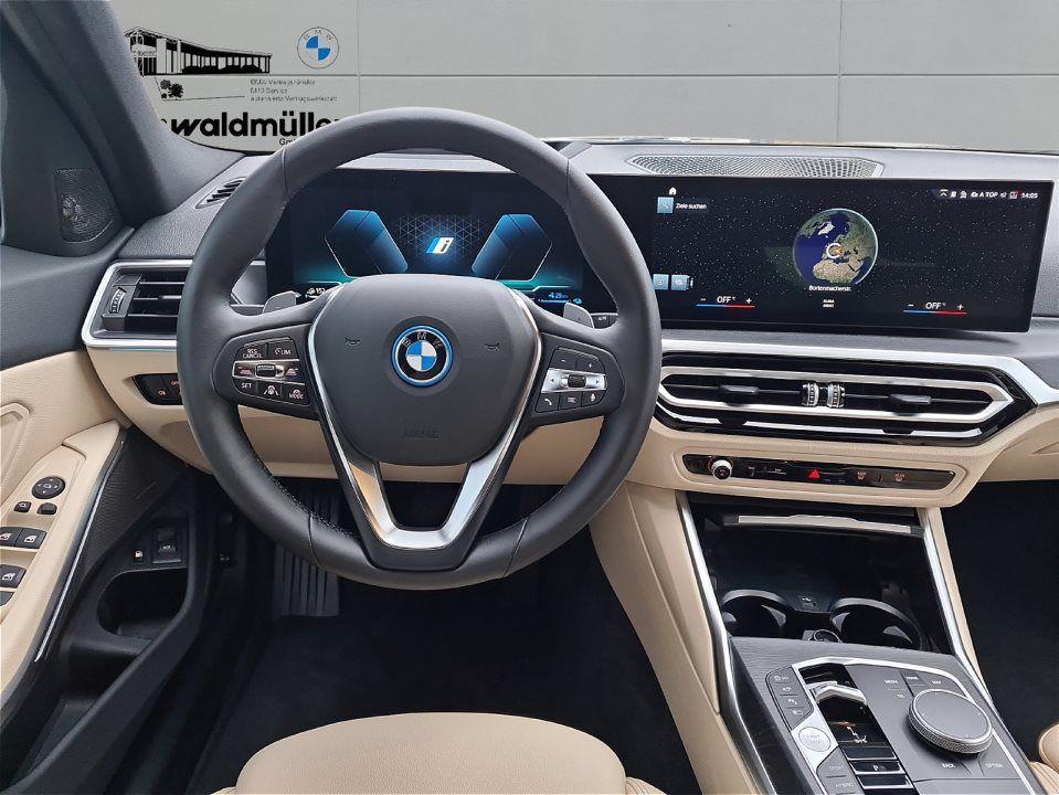 BMW 330 330e Touring xDrive
