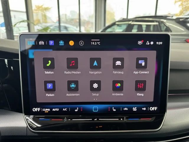 Volkswagen Golf 1.5 eTSI Golf VIII