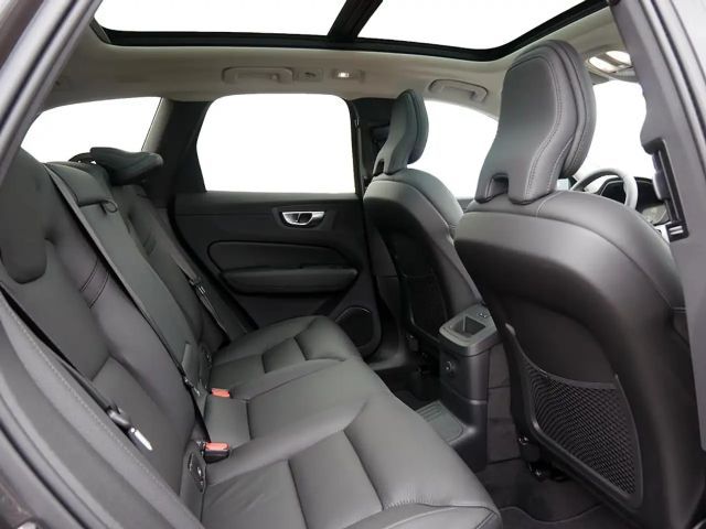 Volvo XC60 AWD Dark Plus T6