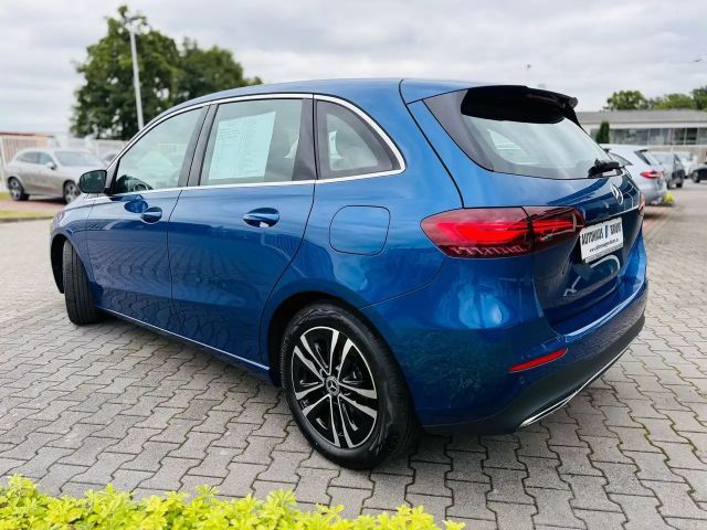 Mercedes-Benz B 200 Progressive Sedan