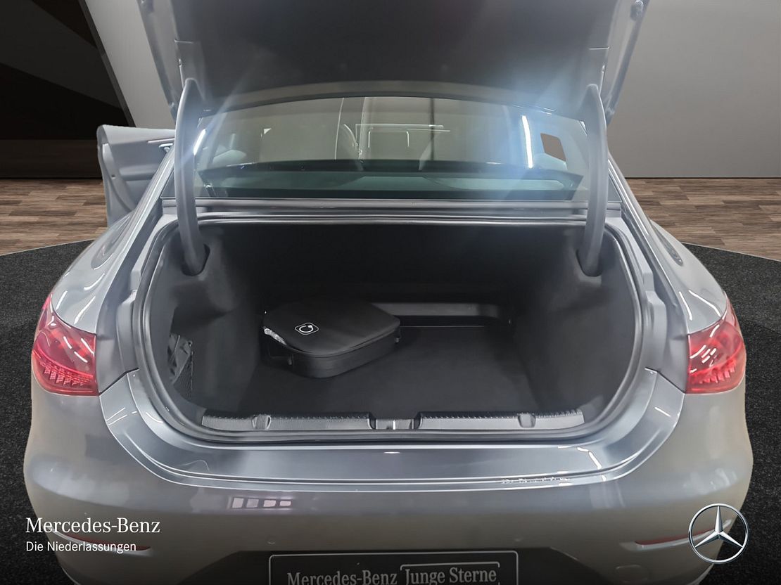 Mercedes-Benz EQE 300 Sedan