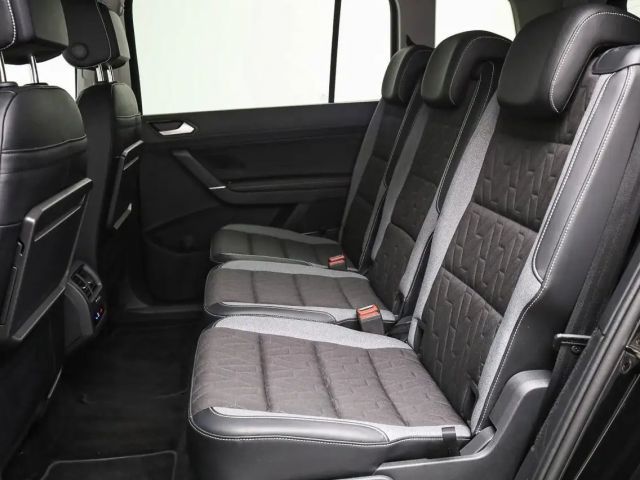 Volkswagen Touran 1.5 TSI DSG IQ.Drive