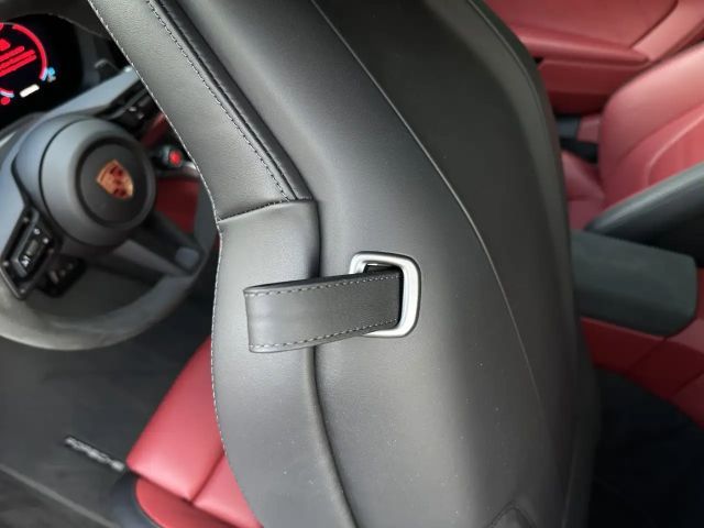 Porsche 992 4 Cabrio GTS Targa