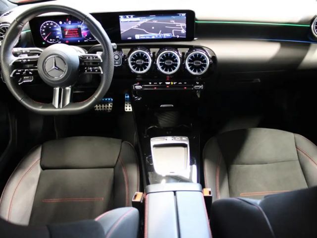 Mercedes-Benz A 180 AMG Line