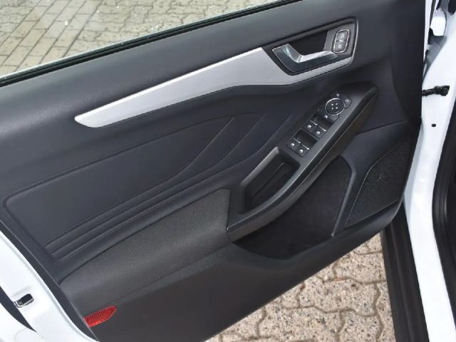 Ford Focus Cool & Connect