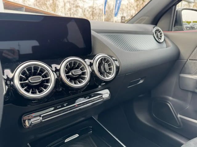 Mercedes-Benz GLA 200 AMG Line