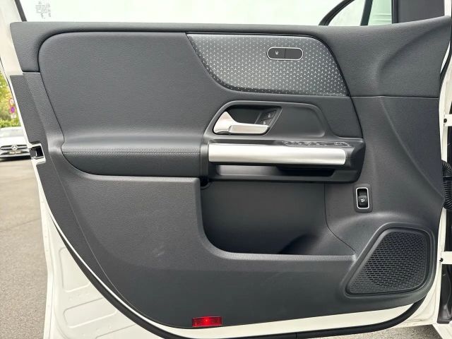 Mercedes-Benz B 180 B 180 d Sedan