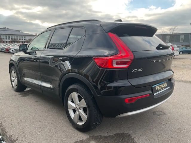 Volvo XC40 Core Momentum