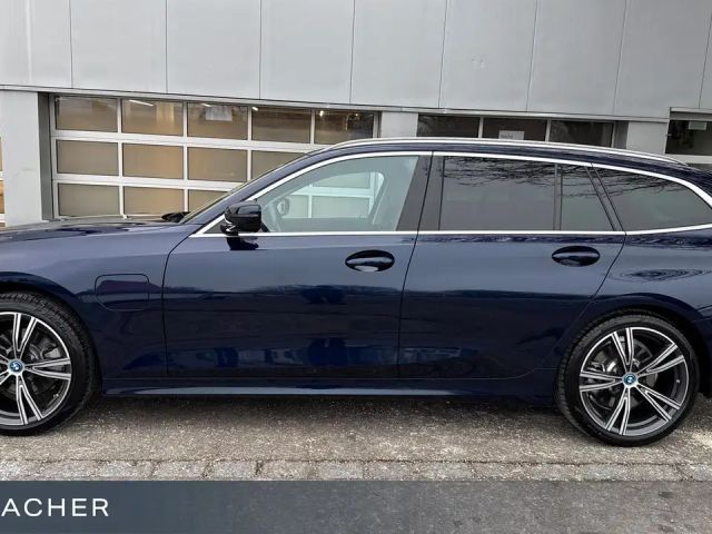 BMW 330 330e Touring xDrive