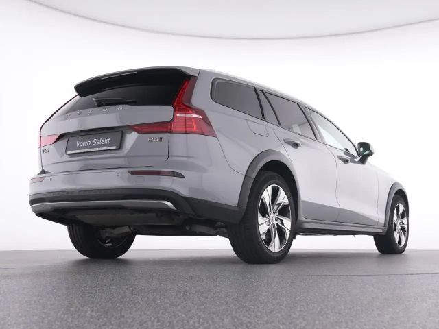 Volvo V60 Cross Country AWD Plus