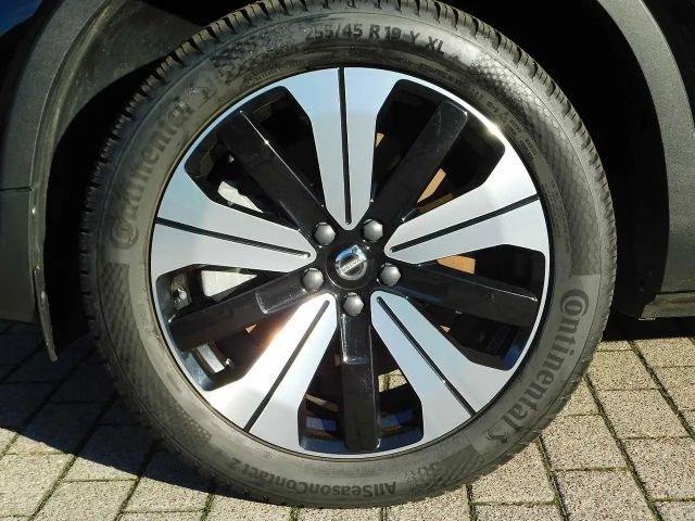 Volvo XC40 AWD Plus Recharge Twin Engine