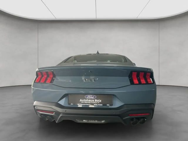 Ford Mustang Fastback GT 5.0 V8