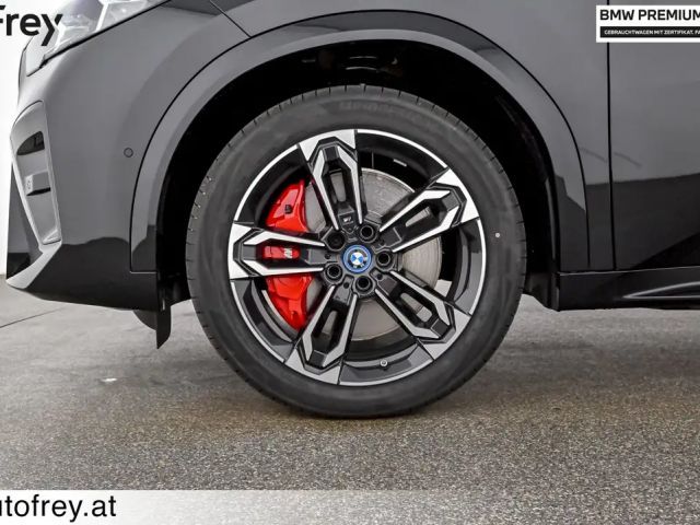 BMW iX2 xDrive30