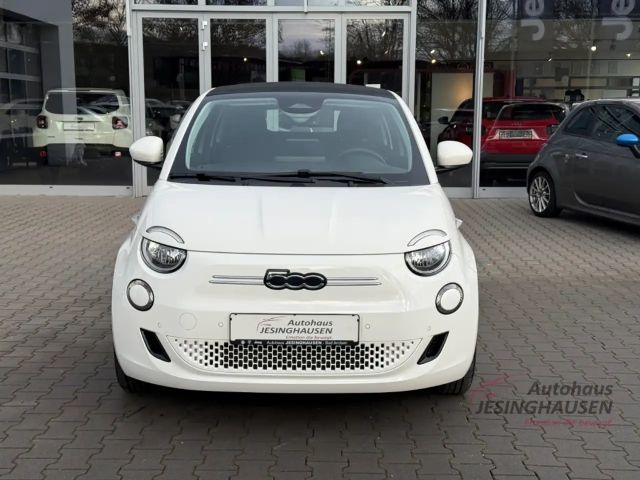 Fiat 500e +Rückfahrkam.+Klimaaut.+Tempomat+Sitzheizung