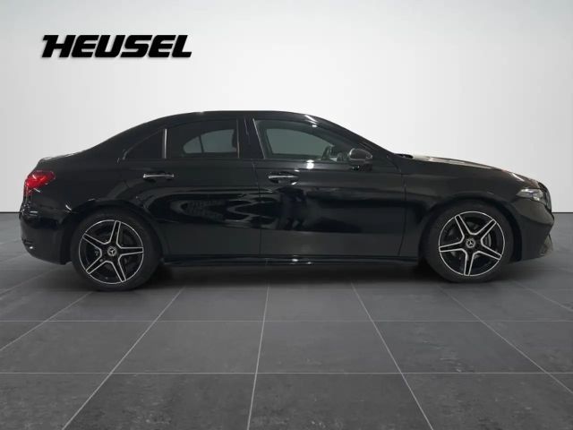 Mercedes-Benz A 180 AMG Line