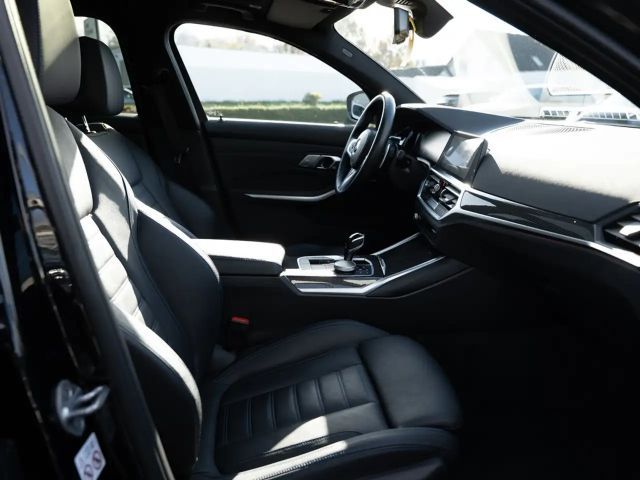 BMW 330 330d M-Sport Sedan xDrive