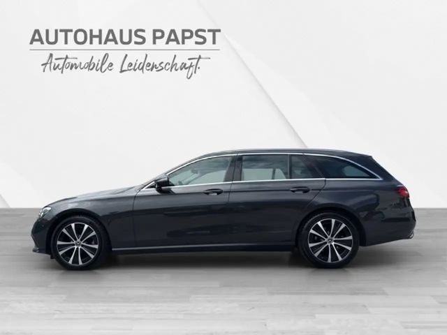 Mercedes-Benz E 220 AVANTGARDE