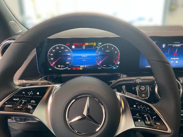 Mercedes-Benz B 180 Sedan