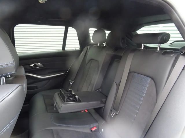 BMW 320 320i M-Sport Touring