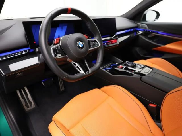 BMW M5 BOWERS & WILKINS - HAAK - PANO