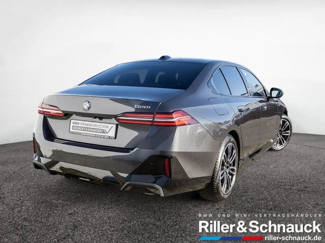 BMW 520 520i M-Sport Sedan