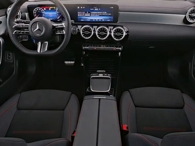 Mercedes-Benz CLA 200 AMG Line