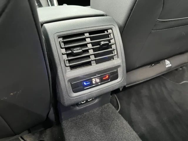 Volkswagen Golf DSG Style Variant