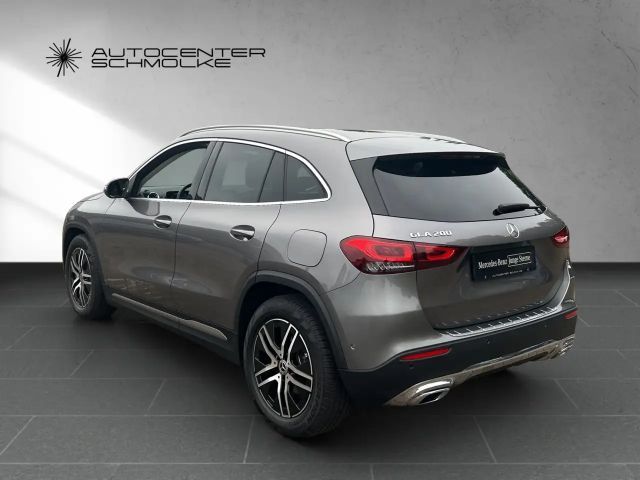 Mercedes-Benz GLA 200 Progressive