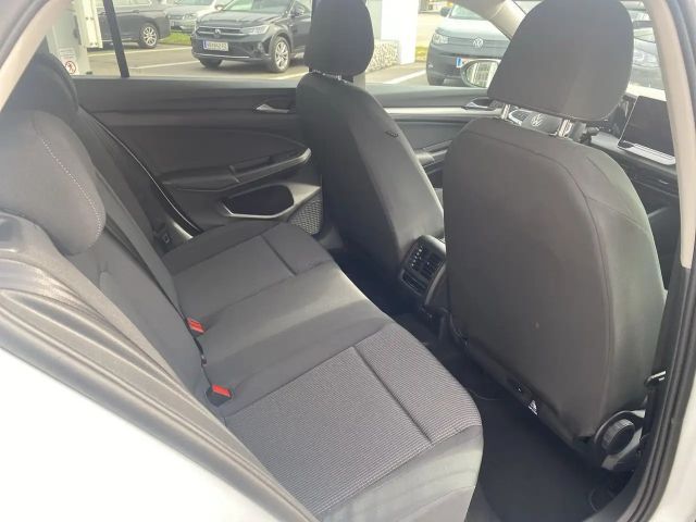 Volkswagen Golf 4Me TSI