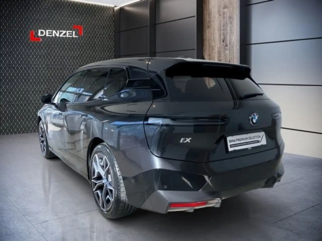 BMW iX xDrive50