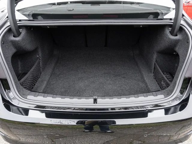 BMW 318 318i Sedan Sport Line