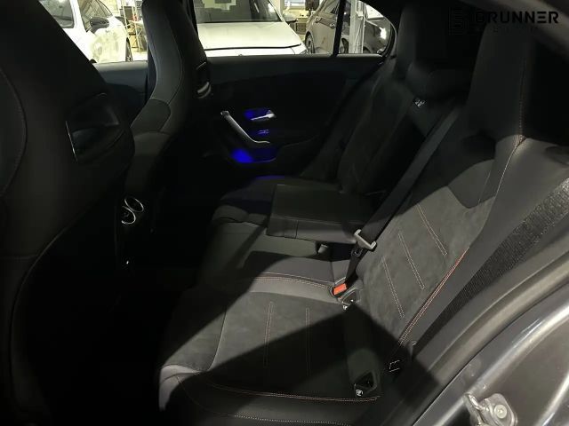 Mercedes-Benz A 250 4MATIC AMG Line