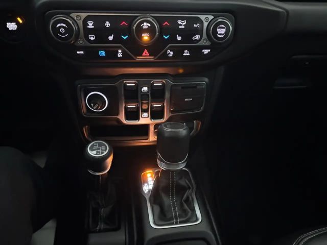 Jeep Wrangler Sahara