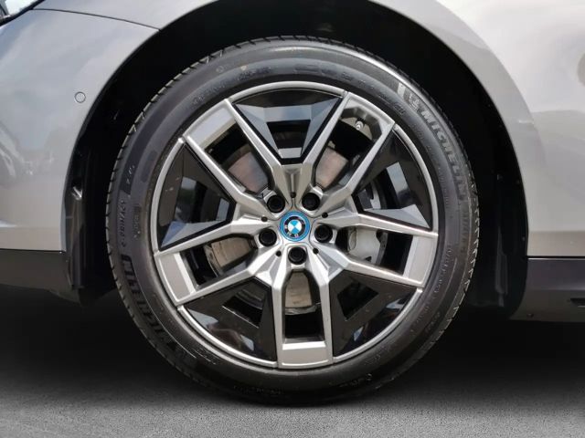 BMW i5 Sedan eDrive40