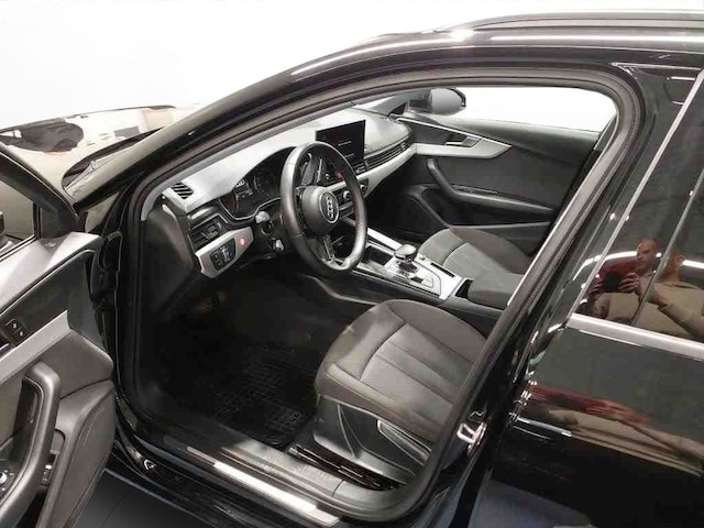 Audi A4 35 TFSI Avant S-Tronic
