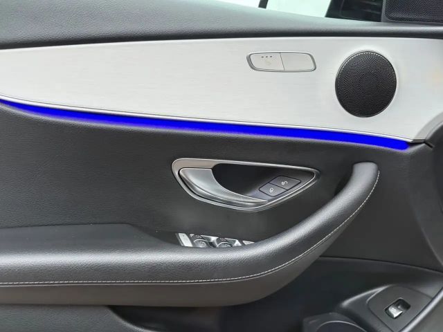 Mercedes-Benz E 220 E 220 d Sedan