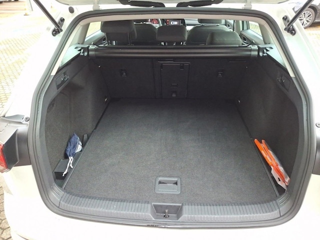 Volkswagen Golf Life Variant