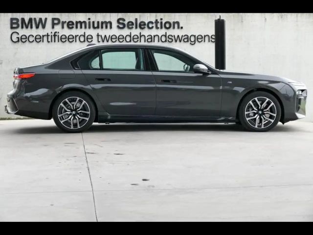 BMW 750 M-Sport Sedan