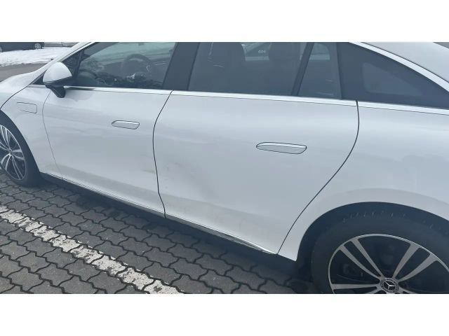 Mercedes-Benz EQE 300 Advanced Sedan