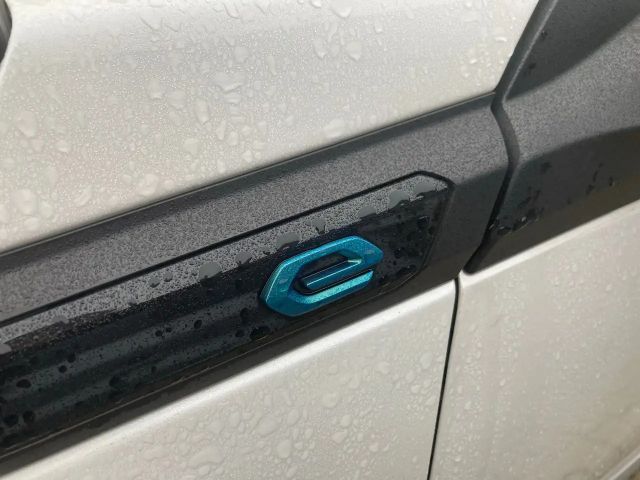 Peugeot E-2008 e- Elektromotor 136 (e-)GT e- Pack ACC+LED